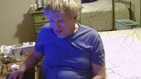 Snapshot of gethyn chatting on 02-15-25, 09:27 Gethyn online show from 02-15-25, 09:27