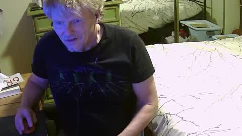 Snapshot of gethyn chatting on 02-21-25, 09:13 Gethyn online show from 02-21-25, 09:13