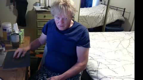 Snapshot of gethyn chatting on 10-12-25, 06:18 Gethyn online show from 10-12-25, 06:18