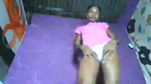 Snapshot of gggloria chatting on 06-16-26, 06:27 gggloria online show from 06-16-26, 06:27