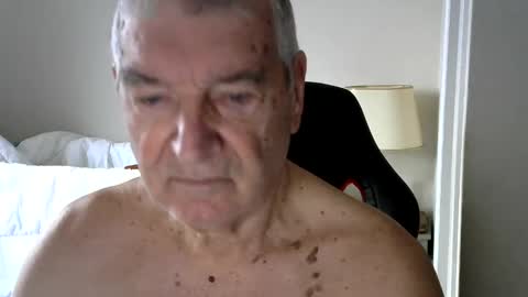 Snapshot of gh1952ma chatting on 01-04-25, 02:14 Gisse online show from 01-04-25, 02:14