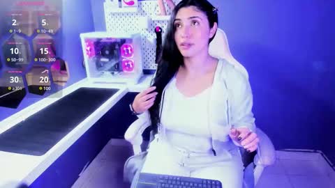 Danna Astrom online show from 11-12-25, 12:22