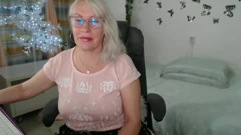 Ghertrudequeen online show from 06-19-26, 04:17