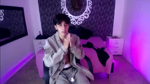 Snapshot of ghost__girl_ chatting on 10-25-25, 05:37 Your Girl online show from 10-25-25, 05:37