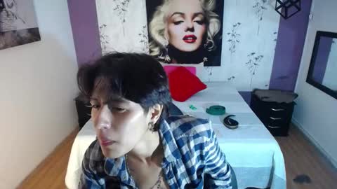 Snapshot of ghost__girl_ chatting on 11-22-25, 01:15 Your Girl online show from 11-22-25, 01:15