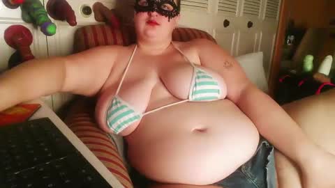 Snapshot of ghostrideaway chatting on 01-11-25, 11:56 Vakmu online show from 01-11-25, 11:56