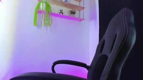 giaaaa   online show from 04-05-26, 01:03