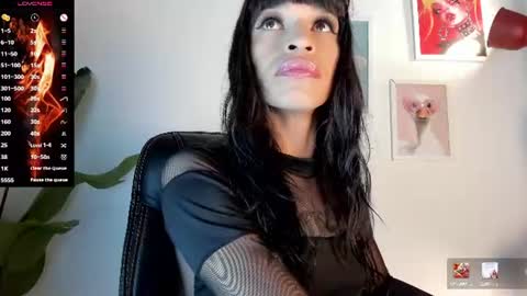 Snapshot of gia_demiee chatting on 08-08-26, 12:18 Gia Please help me with your thumbs up its important online show from 08-08-26, 12:18