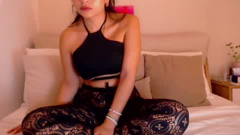 Snapshot of gia_ferh chatting on 09-14-25, 12:21 Gia Ferh online show from 09-14-25, 12:21