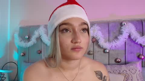 Snapshot of giaa_ross chatting on 12-23-24, 02:28 Gia online show from 12-23-24, 02:28