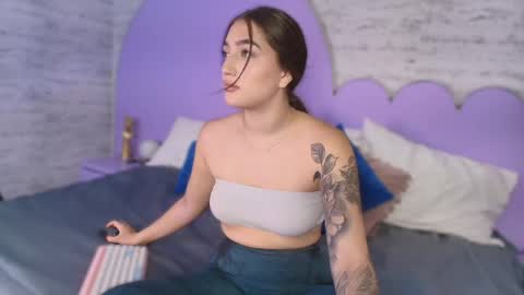 Snapshot of giaa_ross chatting on 04-22-26, 07:37 Gia online show from 04-22-26, 07:37
