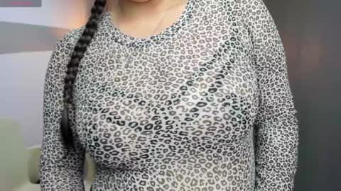 Snapshot of giafox_ chatting on 12-20-24, 05:25 G I A FOX online show from 12-20-24, 05:25
