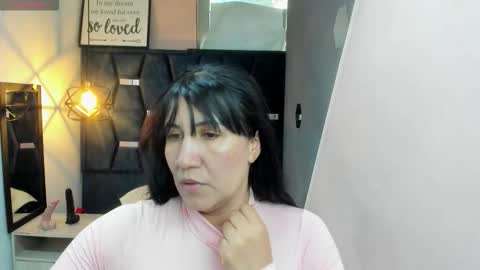 Snapshot of giafox_ chatting on 10-05-25, 01:20 G I A FOX online show from 10-05-25, 01:20
