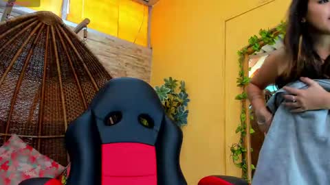 Gia  online show from 02-09-25, 08:24