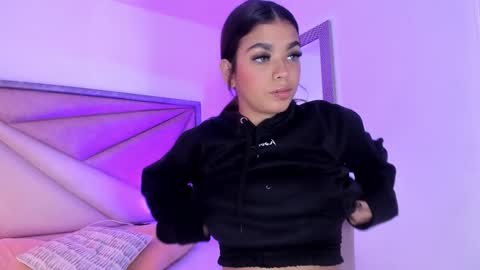 Gia  online show from 10-27-25, 06:45