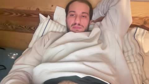 gian22344 online show from 12-19-25, 01:23