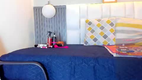 Giana online show from 07-17-26, 11:39