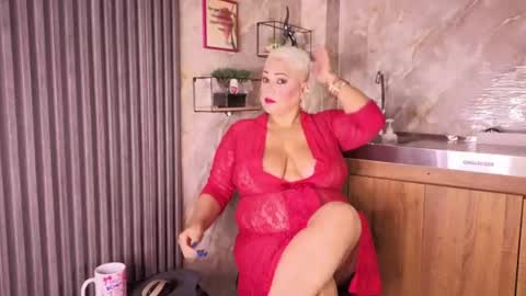 Snapshot of gianellacox chatting on 06-29-26, 11:10 online show from 06-29-26, 11:10