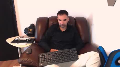 Snapshot of gianni_lion chatting on 10-11-25, 09:19 Gianni online show from 10-11-25, 09:19