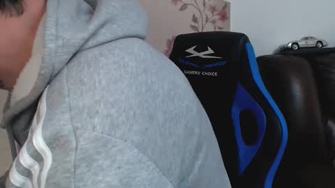 Snapshot of gianni_lion chatting on 02-04-26, 10:32 Gianni online show from 02-04-26, 10:32