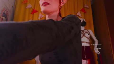 Eva online show from 10-28-25, 05:15