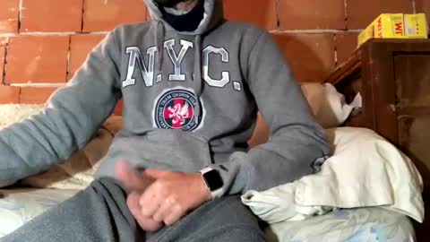 Snapshot of gicobest chatting on 12-31-24, 10:37 Corrado online show from 12-31-24, 10:37