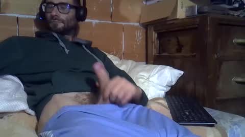 Snapshot of gicobest chatting on 02-07-26, 09:24 Corrado online show from 02-07-26, 09:24