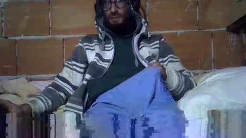 Snapshot of gicobest chatting on 02-12-26, 08:53 Corrado online show from 02-12-26, 08:53