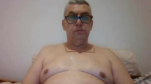 Snapshot of gigi1970 chatting on 12-25-24, 08:17 gigi1970 online show from 12-25-24, 08:17