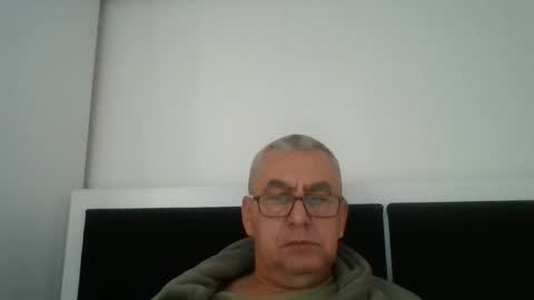 Snapshot of gigi1970 chatting on 10-19-25, 11:55 gigi1970 online show from 10-19-25, 11:55