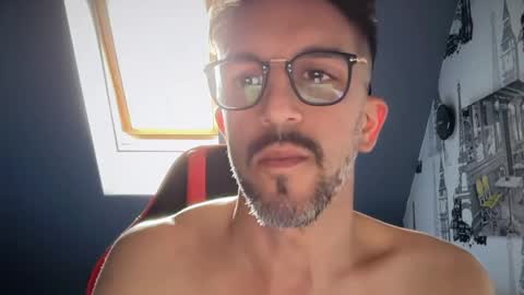 Gigi online show from 05-04-26, 03:08