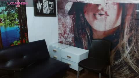 Snapshot of gigi_gilt_ chatting on 06-11-26, 02:53 Gigi 3 online show from 06-11-26, 02:53