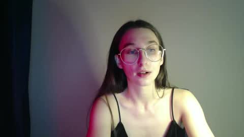 Snapshot of gigi_nix chatting on 12-18-24, 05:00 Gigi online show from 12-18-24, 05:00