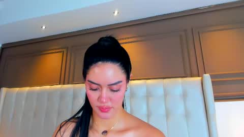 Snapshot of gigi_wilden chatting on 06-12-26, 11:20 gigi wilden online show from 06-12-26, 11:20