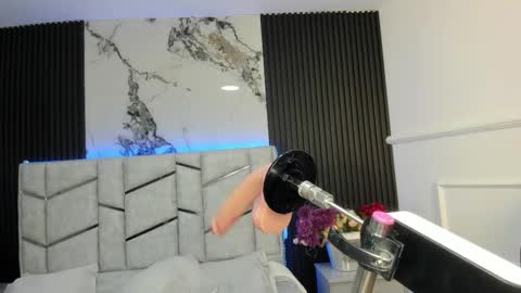 Snapshot of gigiidoll chatting on 01-10-26, 11:34 Gigi Doll online show from 01-10-26, 11:34