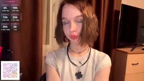 Molly online show from 10-30-25, 07:25