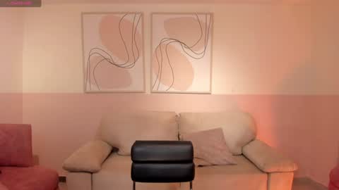 GIGI online show from 12-30-24, 07:32