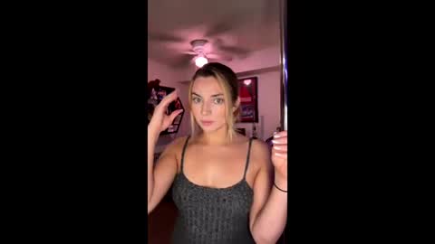 gigilovesyou1997 online show from 06-03-26, 09:23