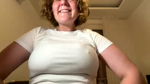 Snapshot of gigireine_ chatting on 07-27-26, 09:33 gigireine online show from 07-27-26, 09:33