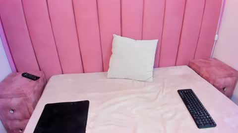 gigy_deluxe online show from 07-09-26, 02:43