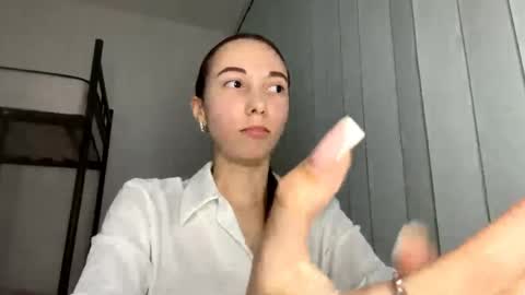 Snapshot of gillianpuerto chatting on 03-19-26, 06:23 Tina online show from 03-19-26, 06:23