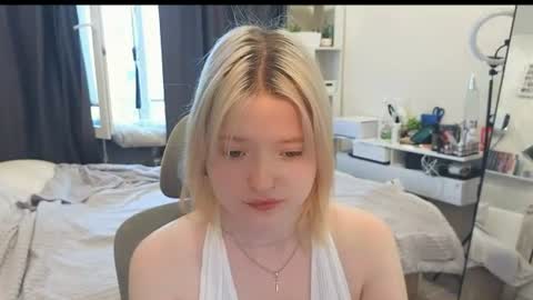 Klara online show from 07-15-26, 04:07