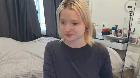 Klara online show from 07-17-26, 02:18