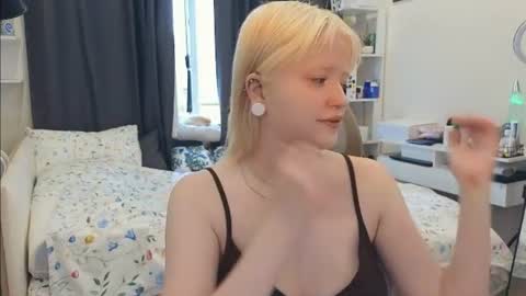 Klara online show from 07-21-26, 02:36