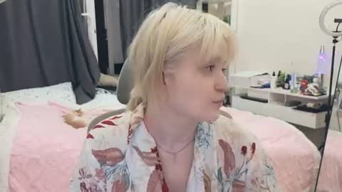 Klara online show from 07-28-26, 07:39