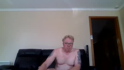 Snapshot of gimmmieoooo chatting on 02-18-26, 06:09 gimmmieoooo online show from 02-18-26, 06:09