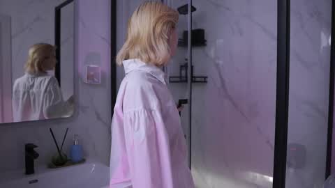 Snapshot of gin_yoon chatting on 11-15-25, 06:33 Gin online show from 11-15-25, 06:33