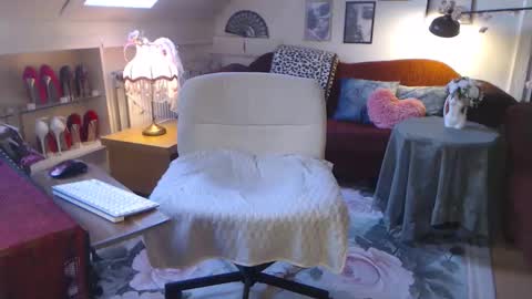 Gina online show from 05-15-26, 06:04