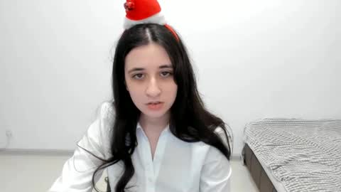 Snapshot of ginablum chatting on 12-21-24, 12:27 Kate online show from 12-21-24, 12:27