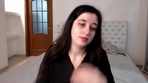 Snapshot of ginablum chatting on 01-08-25, 09:32 Kate online show from 01-08-25, 09:32